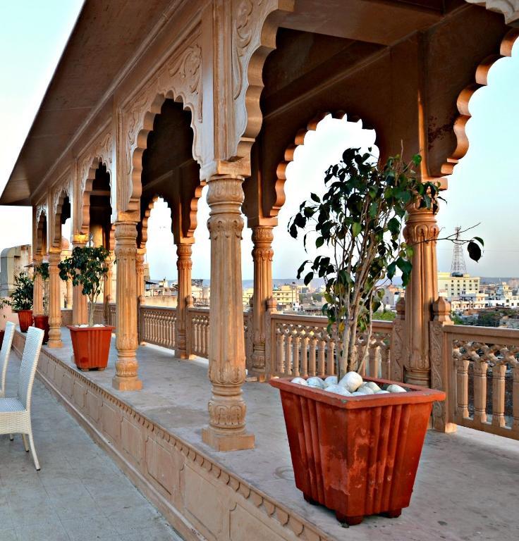 Hotel Ram Singh Palace Джайпур Екстериор снимка