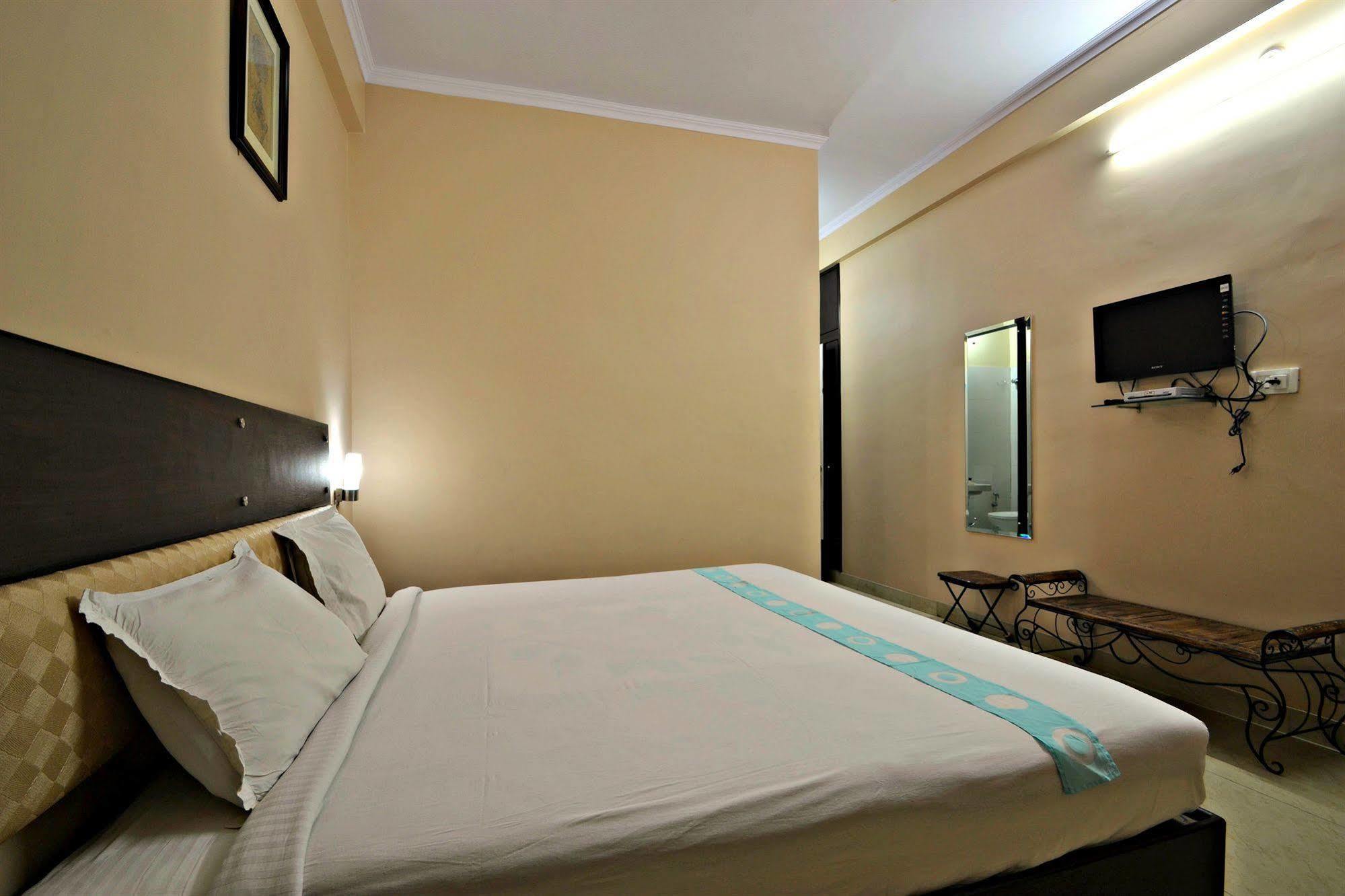 Hotel Ram Singh Palace Джайпур Екстериор снимка